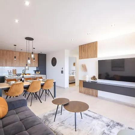 Leonardo Luxury 2 Penthouse With Jacuzzi Apartment *