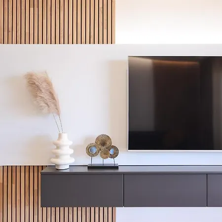 Leonardo Luxury 2 Penthouse With Jacuzzi Apartment *