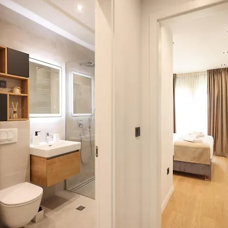 Leonardo Luxury 2 Penthouse With Jacuzzi Zadar