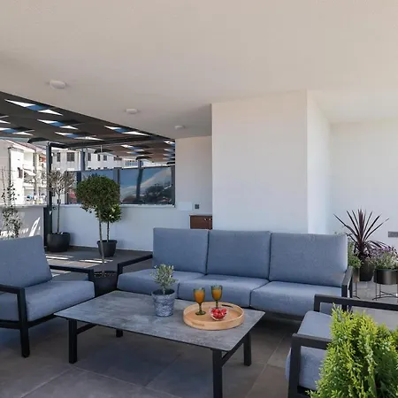 Leonardo Luxury 2 Penthouse With Jacuzzi Apartment *