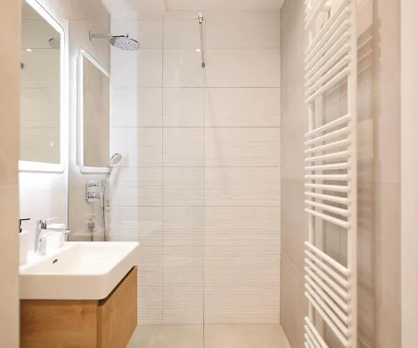 Appartamento Leonardo Luxury 2 Penthouse With Jacuzzi Zara