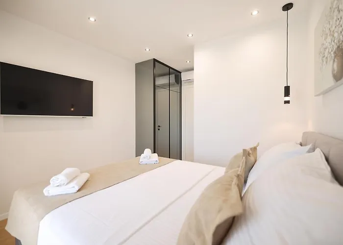 Leonardo Luxury 2 Penthouse With Jacuzzi Apartmán Zadar