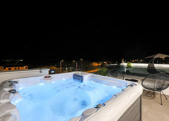 Leonardo Luxury 2 Penthouse With Jacuzzi Apartmán *