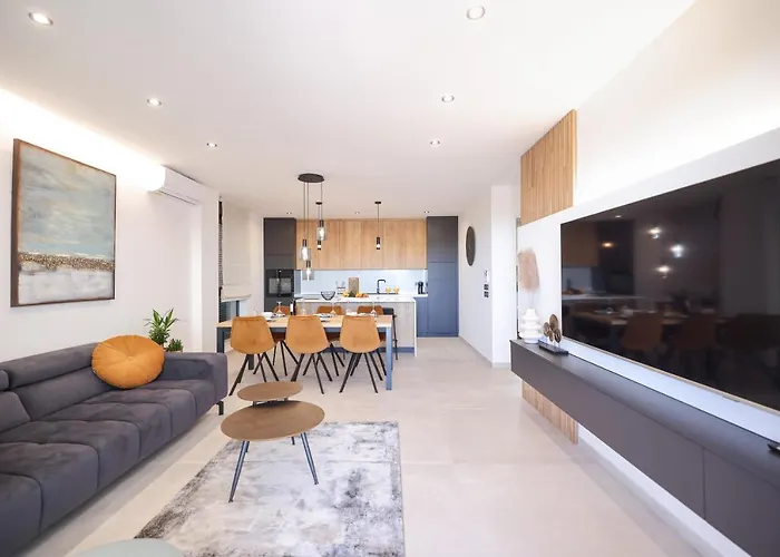 Leonardo Luxury 2 Penthouse With Jacuzzi Апартаменты *