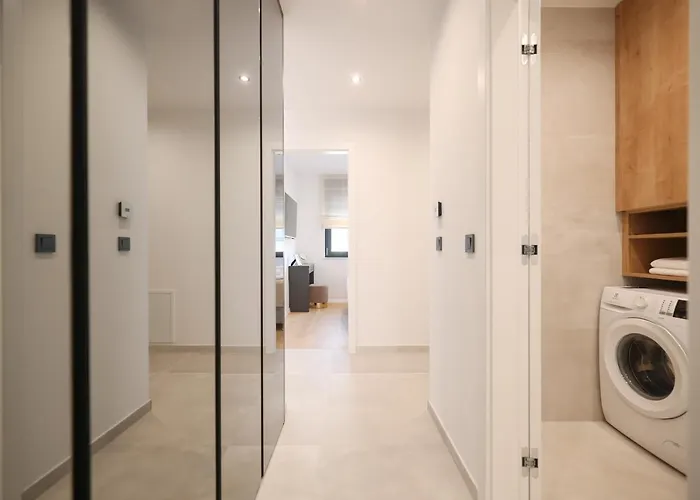 Апартаменты Leonardo Luxury 2 Penthouse With Jacuzzi